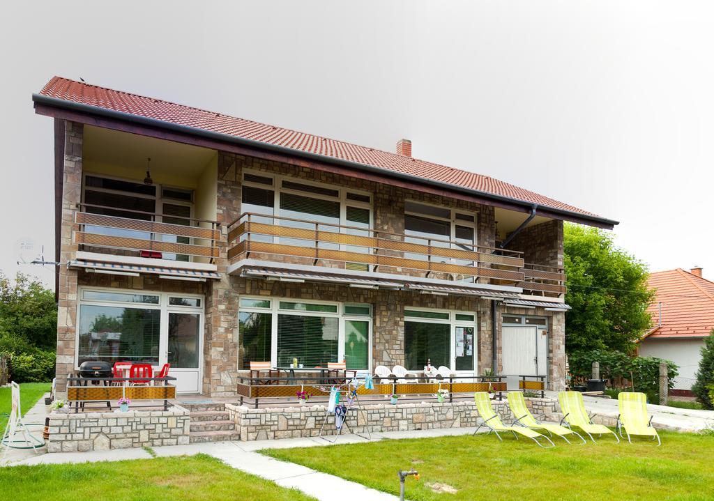 Boathouse Balatonlelle With Sauna Phòng bức ảnh